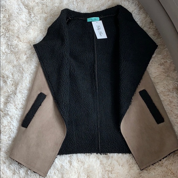 Camel Vest - Picture 2 of 6